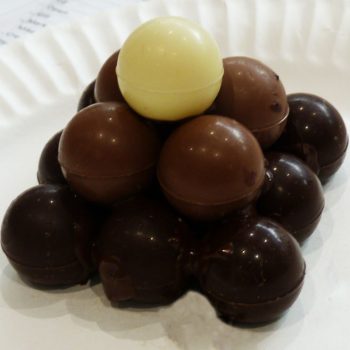 chocolate-pyramid-balls